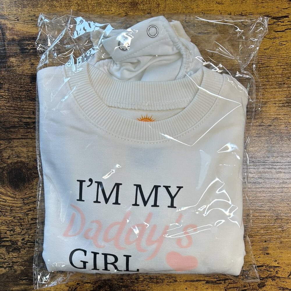 Baby Girl 2-Pack Graphic Onesie Bundle “Daddy’s Girl Mommy’s World” 0-3 mos - Picture 4 of 6